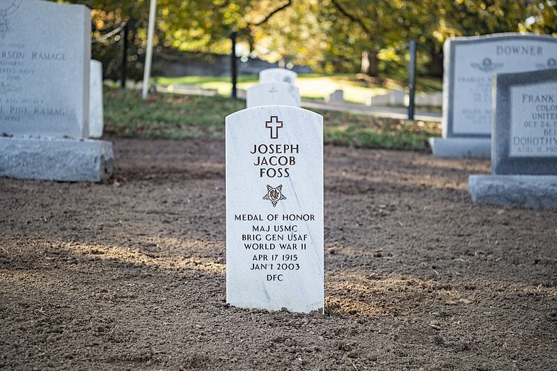 File:Grave of Joe Foss Arlington National Cemetery.jpg