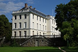 Nahaufnahme auf der Burg von Combreux, von Westen gesehen, Tournan-en-Brie - panoramio.jpg