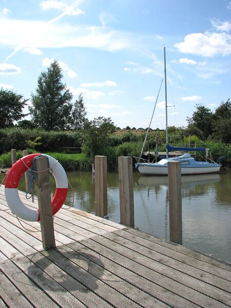 File:Hardley Staithe - geograph.org.uk - 1445568.jpg