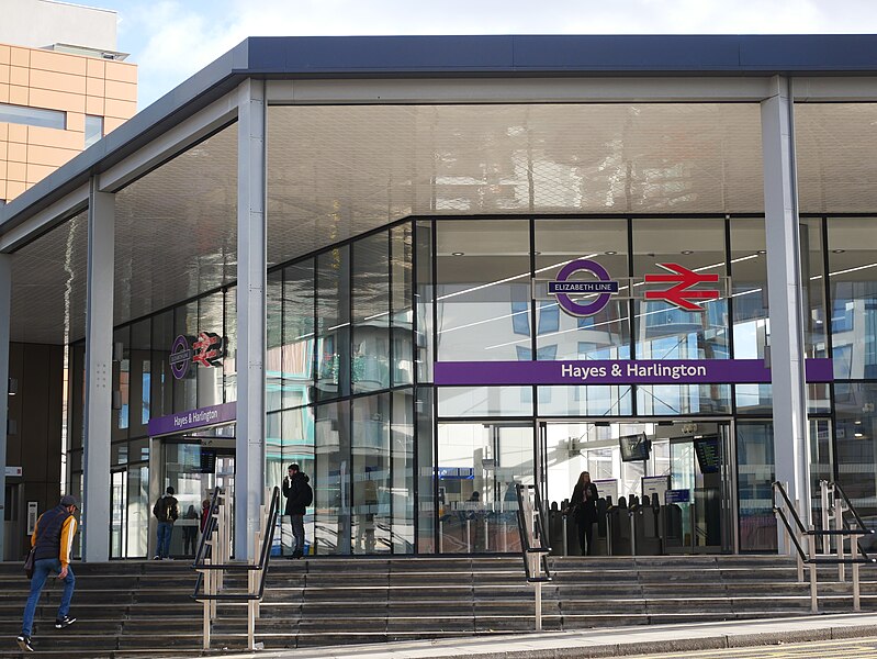 File:Hayes And Harlington Station Entrance View.jpg