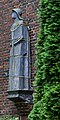 Deutsch: Terrakottaplastik von Ludwig Kunstmann am Siedlungsbau Haynstraße 29 in Hamburg-Eppendorf. This is a photograph of an architectural monument. It is on the list of cultural monuments of Hamburg, no. 20457