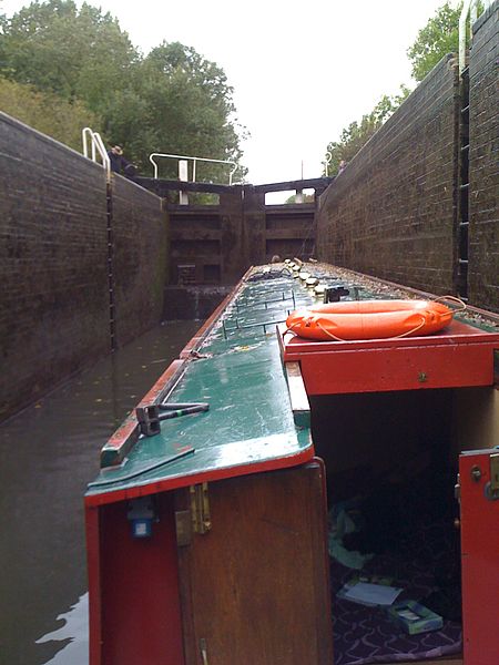 File:Heale's Lock - panoramio.jpg