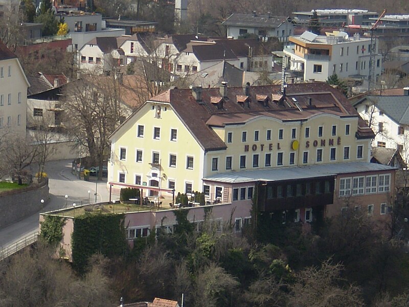 File:Hotel Sonne Landeck Herzog-Friedrichstraße.jpg