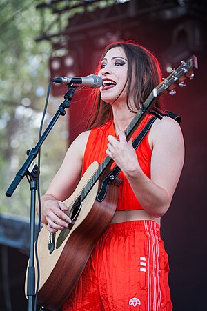 Ida Paul performing.