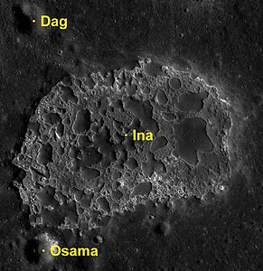 Imatge dels cràters Dag, Osama i Ina (LRO)