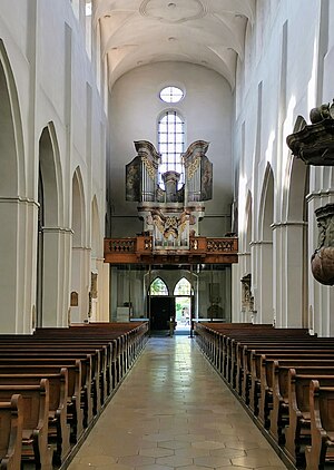 Innen Franziskanerkirche Ingolstadt)2022-09-12 1 (retouched).jpg
