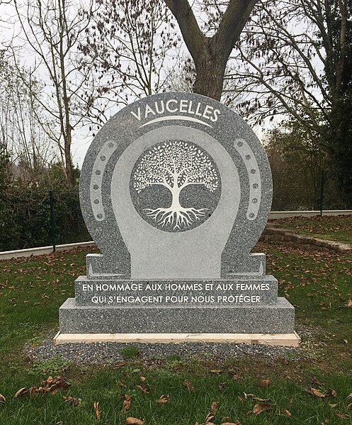 File:JardinduSouvenir-Vaucelles.jpg