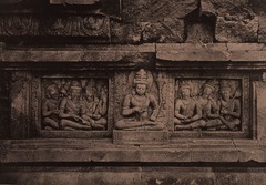 KITLV 155192 - Kassian Céphas - Reliefs on the terrace of the Shiva temple of Prambanan near Yogyakarta - 1889-1890.tif
