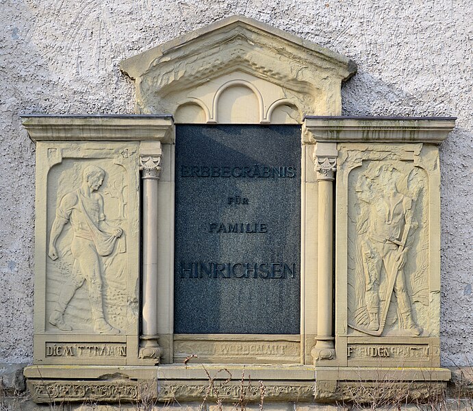 File:Kaiser-Wilhelm-Gedächtnis-Friedhof Berlin Erbbegräbnis Hinrichsen.JPG