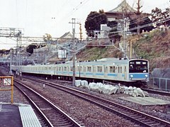 A Keihin-Tohoku Line 205–0 series in February 1992