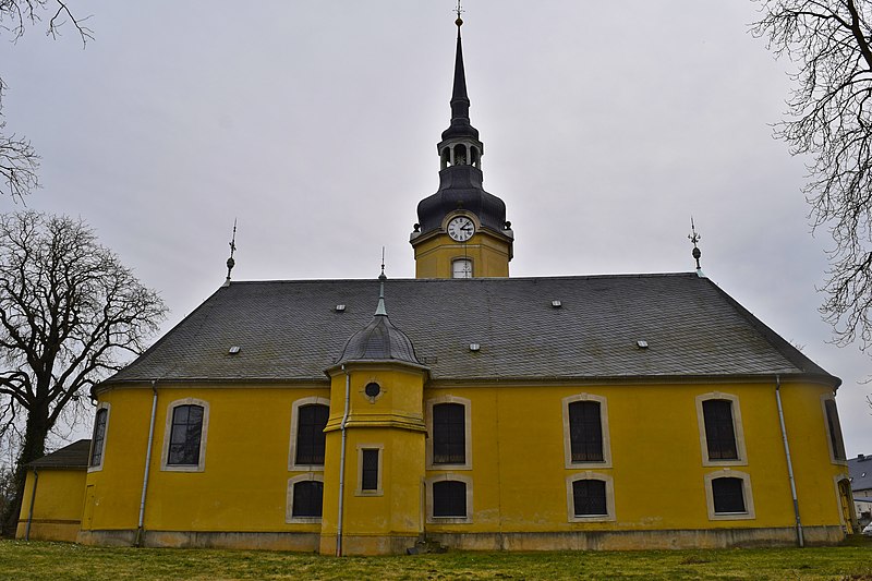 File:Kirche von Burkau.jpg