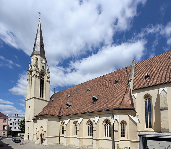 File:Korneuburg - kath. Pfarrkirche (1).JPG