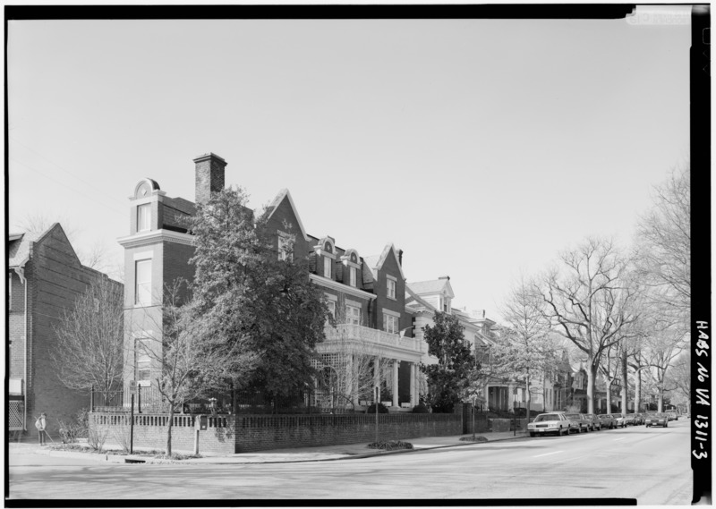 File:LOOKING SOUTHWEST AT SOUTH SIDE OF BLOCK. 3201 IN FOREGROUND. - 3200 Block Monument Avenue, Richmond, Independent City, VA HABS VA,44-RICH,139-3.tif