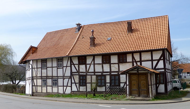 File:Landolfshausen Fachwerkhaus.jpg