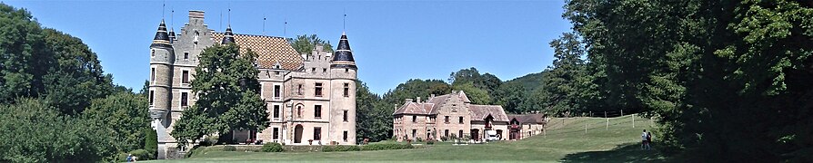 Le château de Pupetières et ses communs.jpg