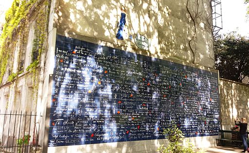 Le mur des je t'aime Paris Montmartre 02