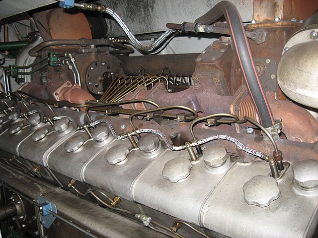 Les moteurs MGO -  (MAREP-Grosshans-et-Ollier) 640px-MGO_V16_BSHR