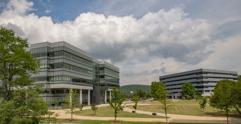 File:MSFC Campus Showing Buildings 4221 and 4203 (MSFC-202100131).tif