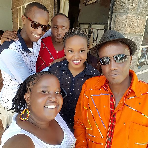 File:Maasai Family Photo 01.jpg