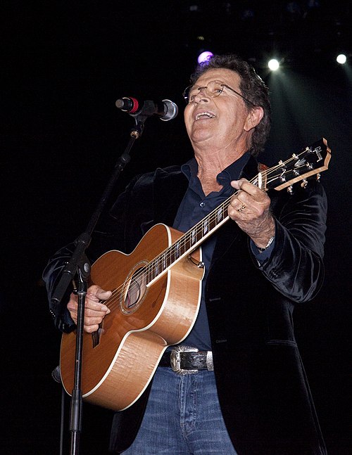 Davis performing at the Alabama Music Hall of Fame Concert in 2010
