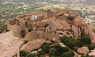 <span class="mw-page-title-main">Madakasira Fort</span>