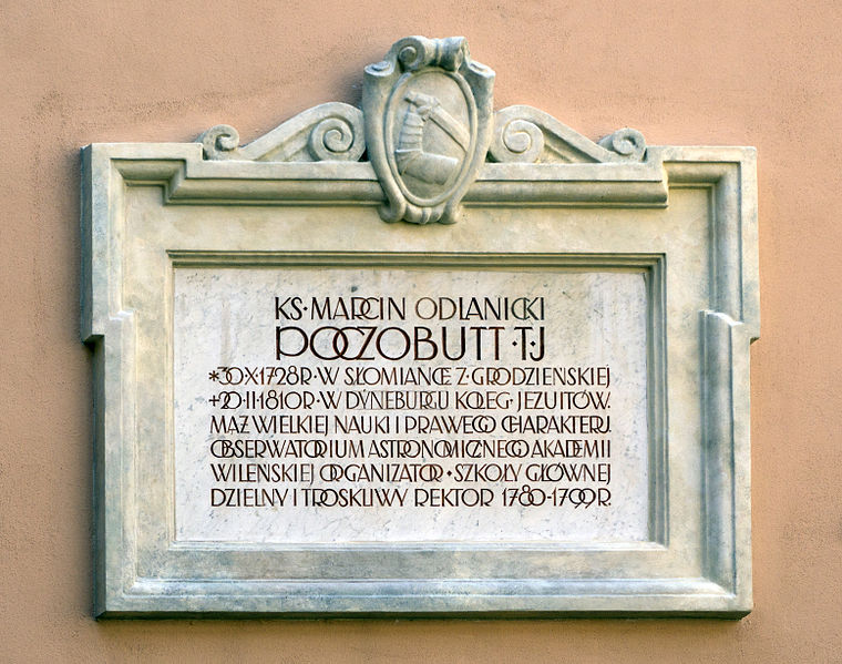 File:Marcin Poczobutt-Odlanicki memorial tablet(js).jpg
