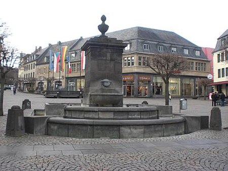 Marktbrunnen Mayen Frontansicht