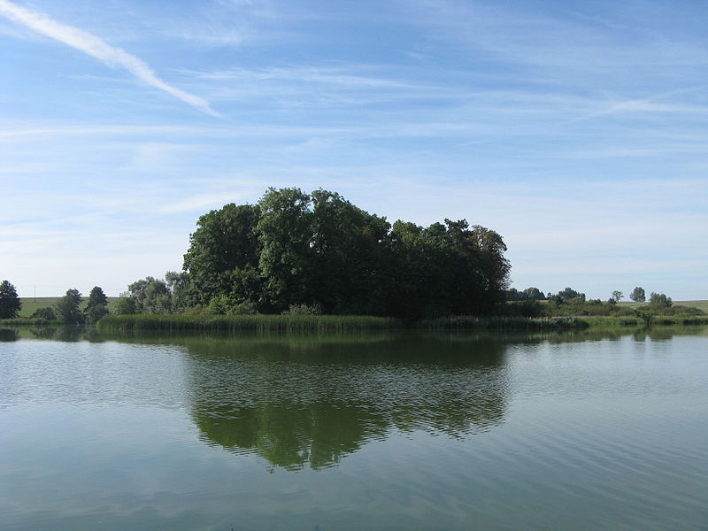 File:Melno Lake.jpg