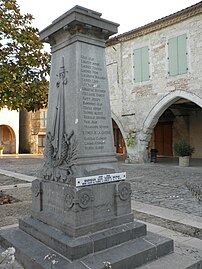 Le monument aux morts (octobre 2011).