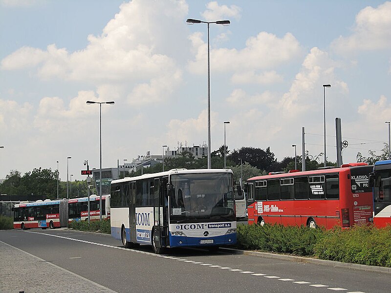 File:Mercedes-Benz Intouro, ICOM Transport a.s. (42834010002).jpg