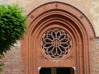 The Gothic portal with rose window. Milano sancristoforo rosone.JPG