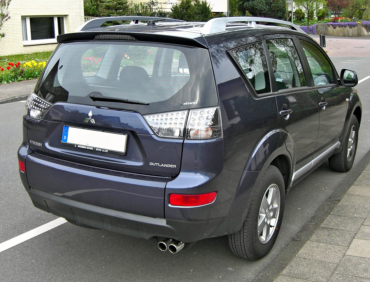 Mitsubishi Outlander 2010 сзади