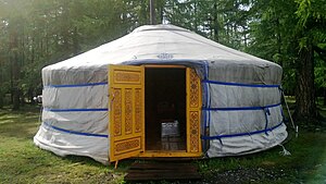 Mongolian yurt2013.jpg