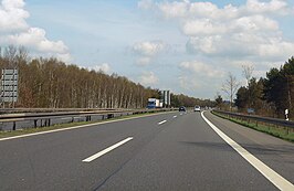 De A37 in het Altwarmbüchener Moor, hier Moorautobahn genoemd. (2009)