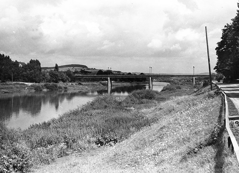 File:Moselbrücke Grevenmacher, 1960-08-03 (WSA Koblenz)-HB5132 RGB.jpg