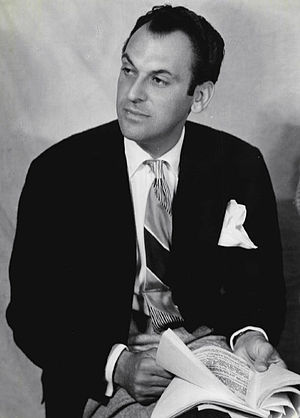 Moss Hart 1940.JPG