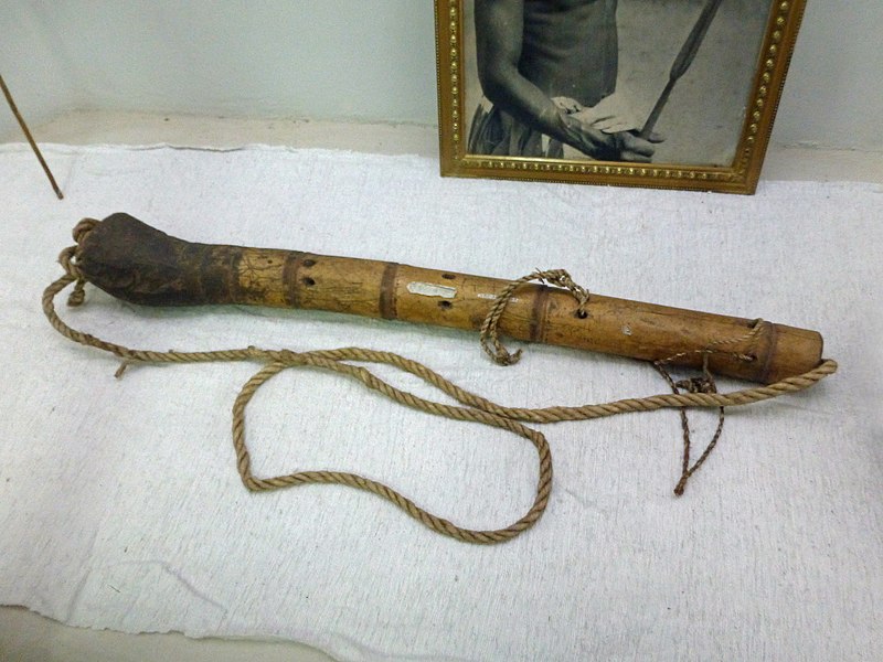 File:Musée national d'Ethiopie-Armes de chasse (2).jpg