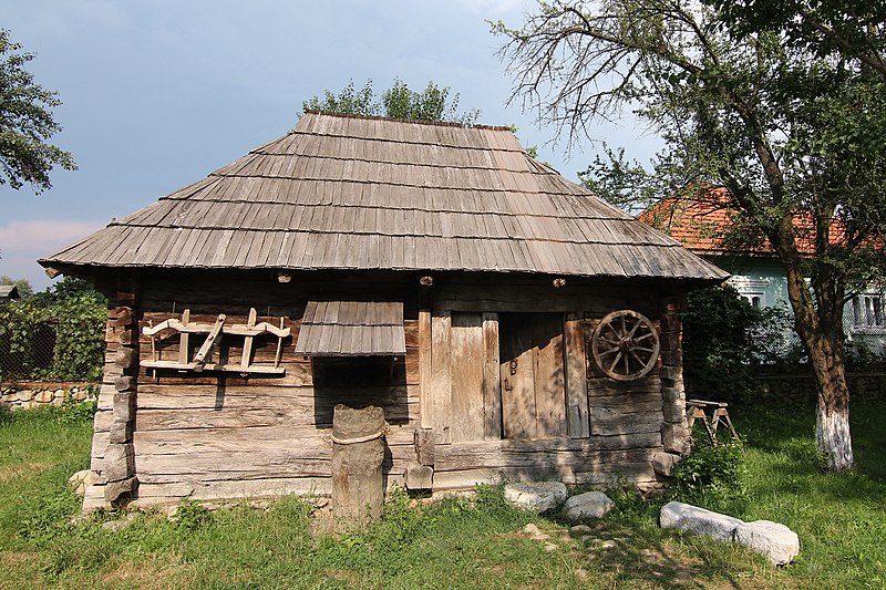 File:Muzeu Brâncuși 05.jpg