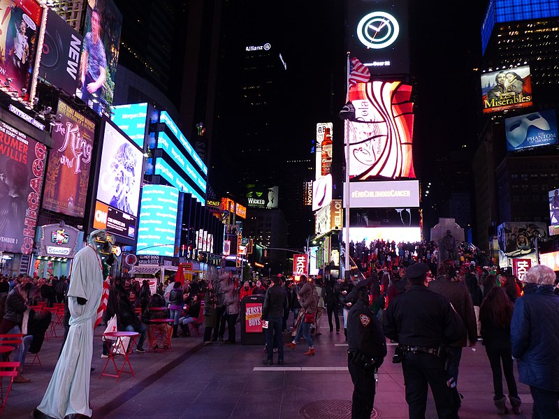 File:NYC - Midtown Manhattan – Duffy Square – Broadway by night - panoramio.jpg