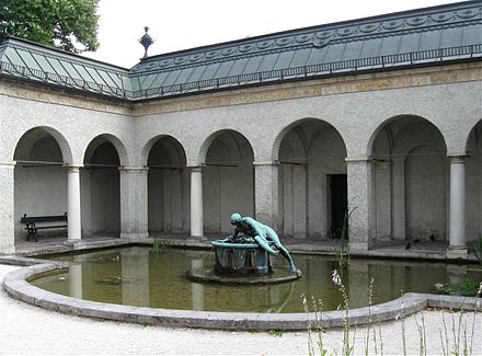 Narcissus fountain in the courtyard