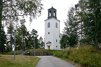 Tierp: Historia, Näringsliv, Kommunikationer