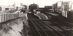 Newtown Railway Station: Bakgrund, Historia, Trafik