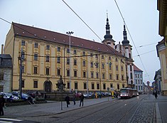 Olomouc, nám. Republiky, jezuitská kolej a kostel.jpg