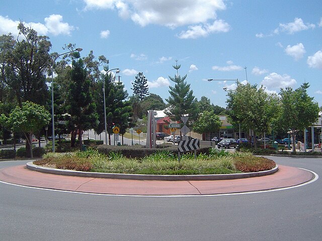 Roundabout at Oxley central, 2009