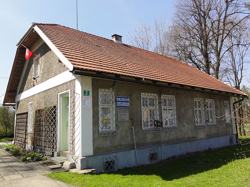 File:POL Górki Wielkie Muzeum Zofii Kossak 1.JPG