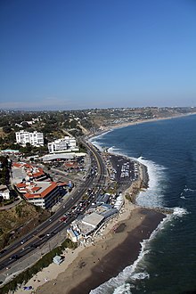 Aerial view of Will Rogers State Beach with Gladstones in the center.