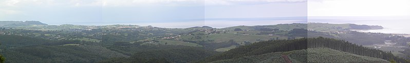 File:Panoramica P.N Oyambre desde el Monte Corona - panoramio.jpg