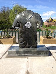 Peter Johnstone Memorial, torso.jpg