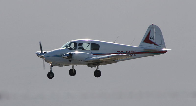 File:Piper PA-23-150 ZS-MDL (13186029753).jpg