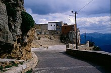 Ingresso est del Teatro Pietra Rosa